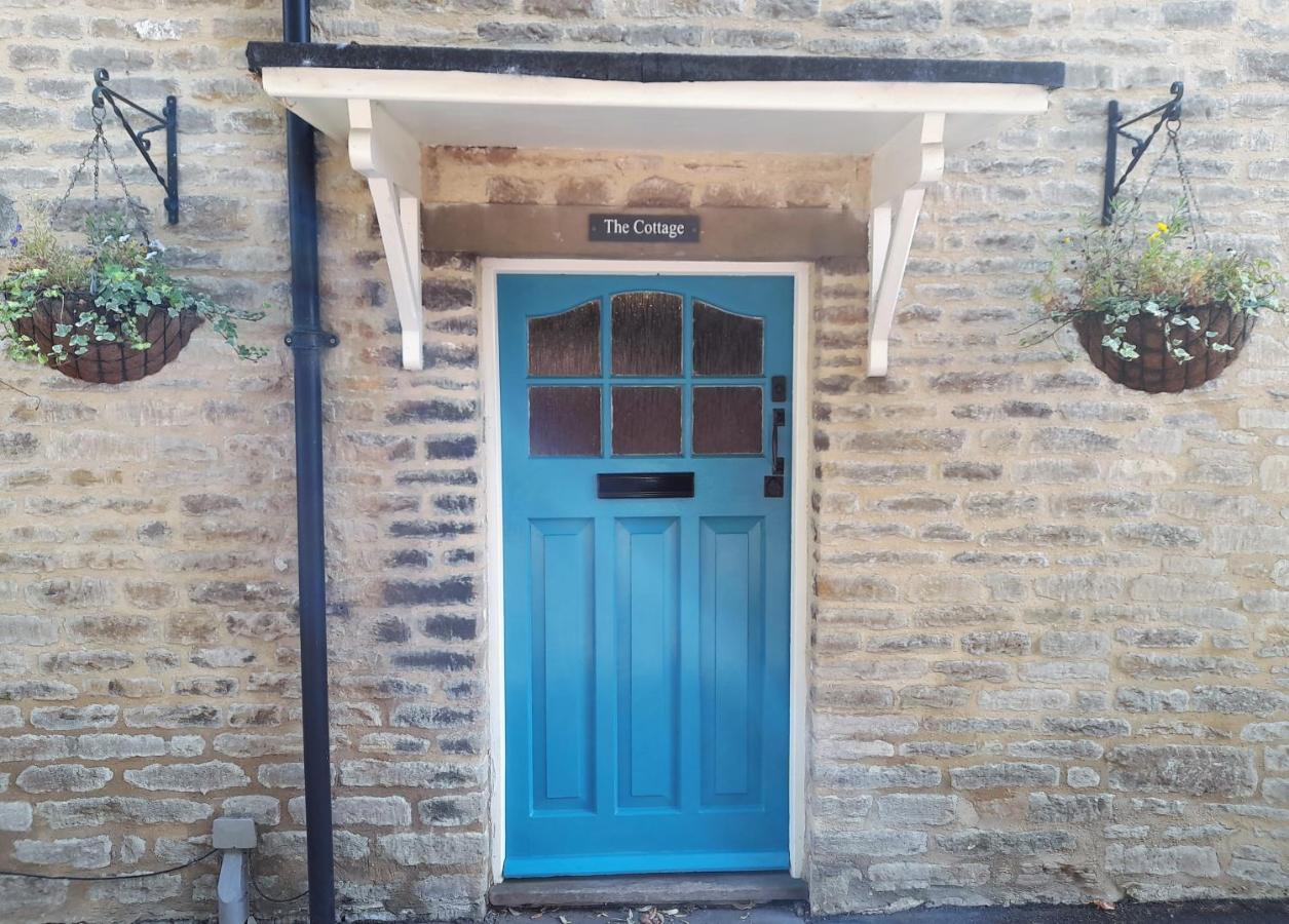 Cotswold Cottage Bed & Breakfast Luckington Exterior photo